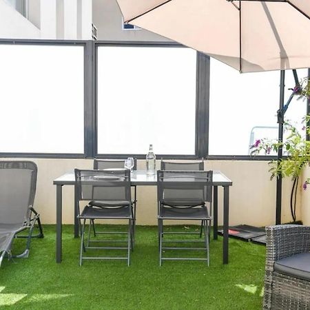 Superbe Appartement Avec Terrasse, Piscine & Parking Prive A Marseille Luaran gambar