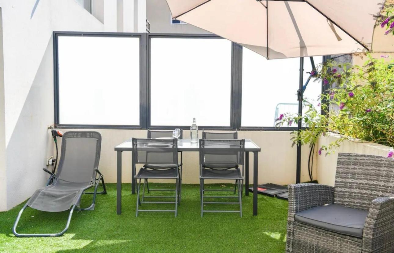 Superbe Appartement Avec Terrasse, Piscine & Parking Prive A Marseille Luaran gambar