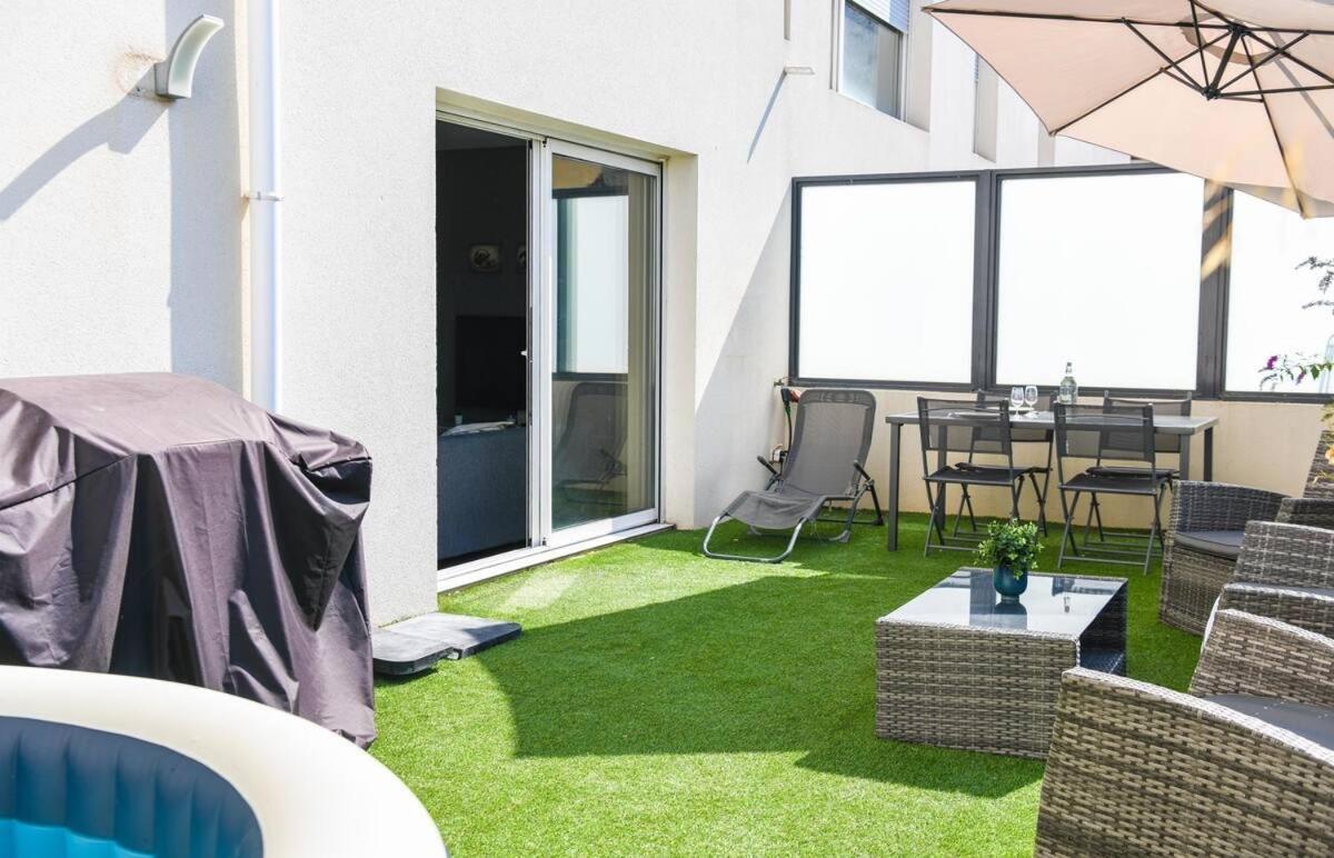 Superbe Appartement Avec Terrasse, Piscine & Parking Prive A Marseille Luaran gambar