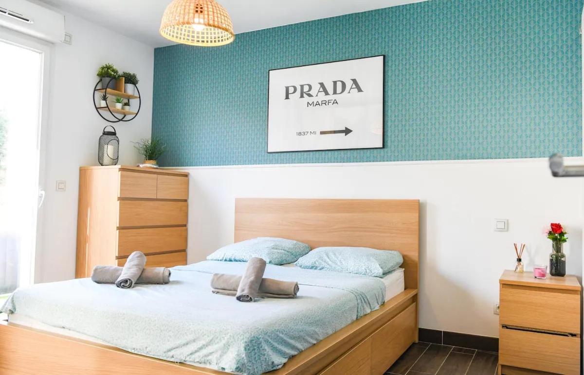 Superbe Appartement Avec Terrasse, Piscine & Parking Prive A Marseille Luaran gambar