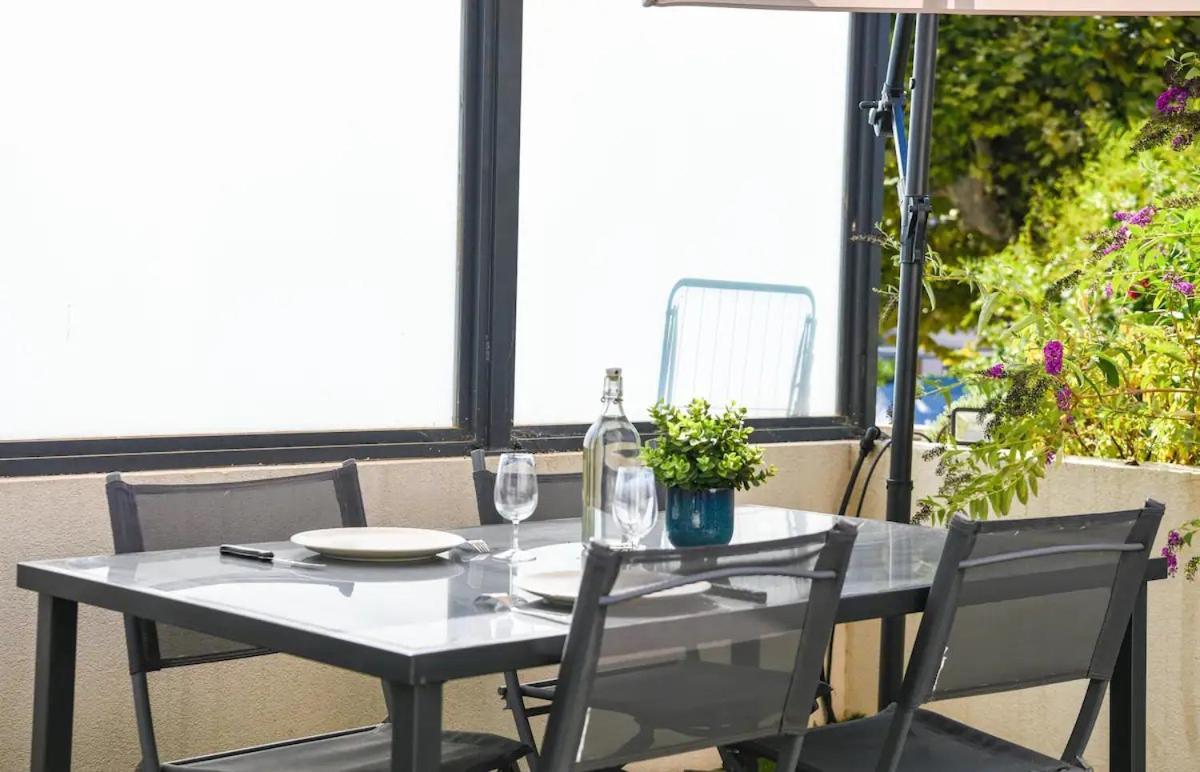 Superbe Appartement Avec Terrasse, Piscine & Parking Prive A Marseille Luaran gambar
